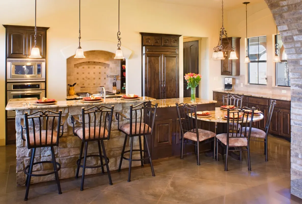 Eat-in Kitchen