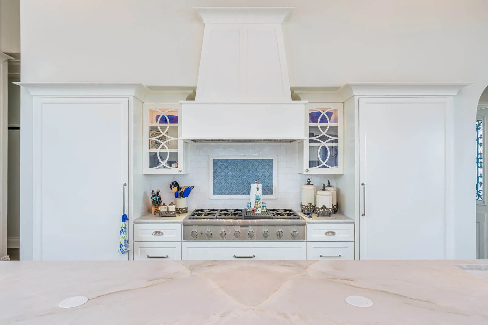 The Statement Range Hood: Functional Art in the Luxury Custom Home